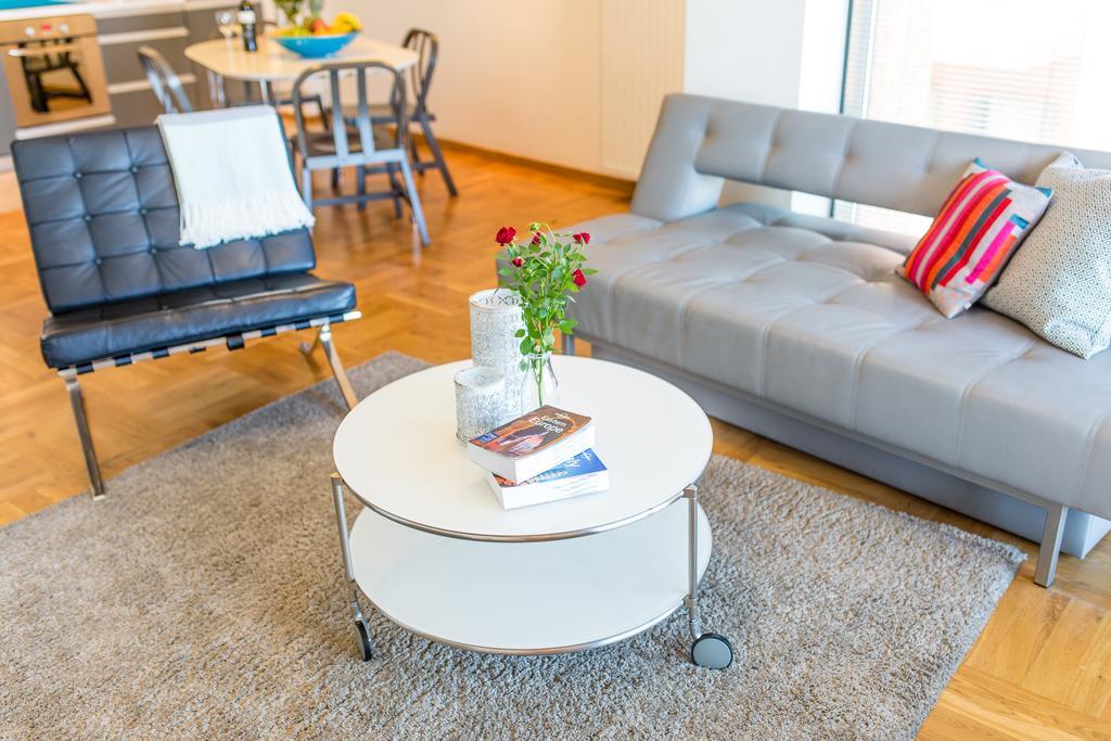 Modern Apartment in City Center Krakau Buitenkant foto