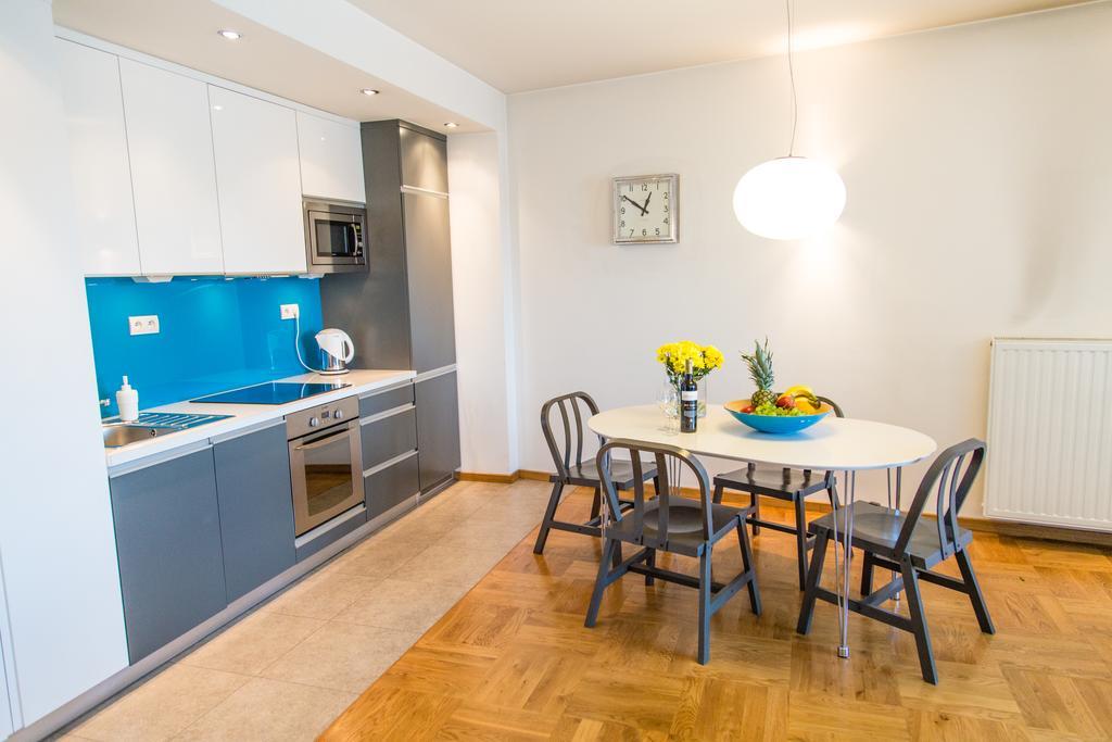 Modern Apartment in City Center Krakau Buitenkant foto